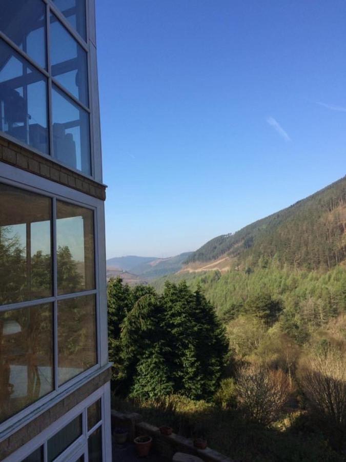 Rowan House Bed Breakfast Main House & Self Contained Self Catering Apartment Cymmer Bagian luar foto
