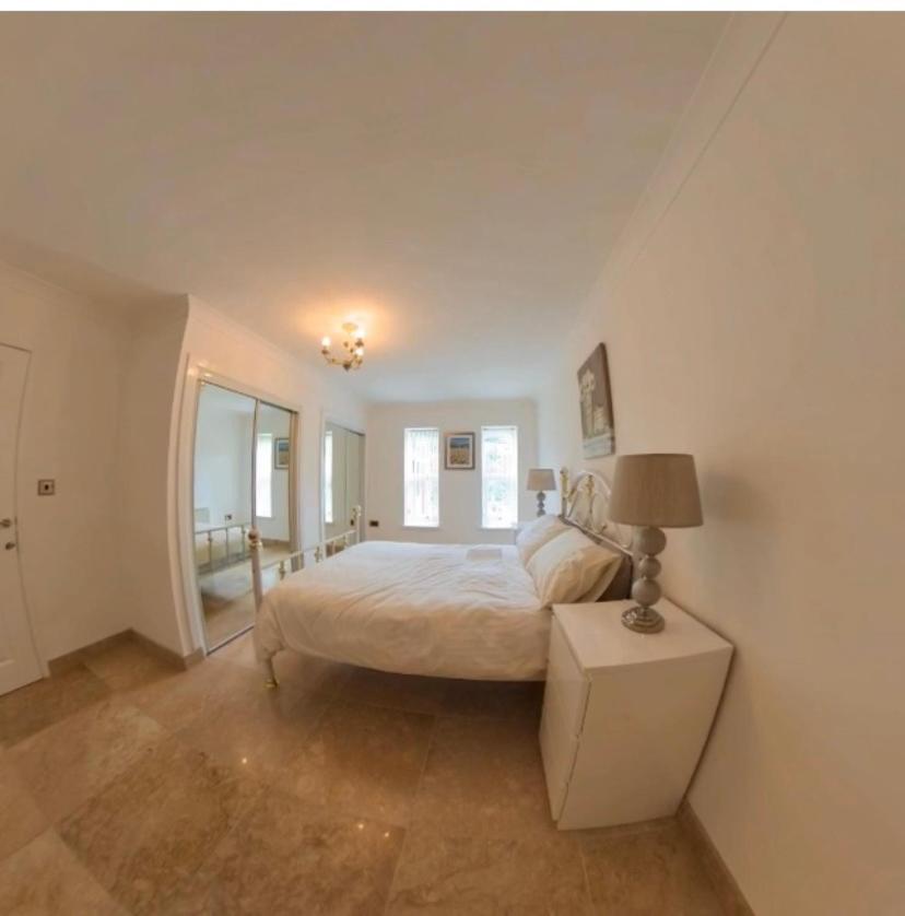 Rowan House Bed Breakfast Main House & Self Contained Self Catering Apartment Cymmer Bagian luar foto