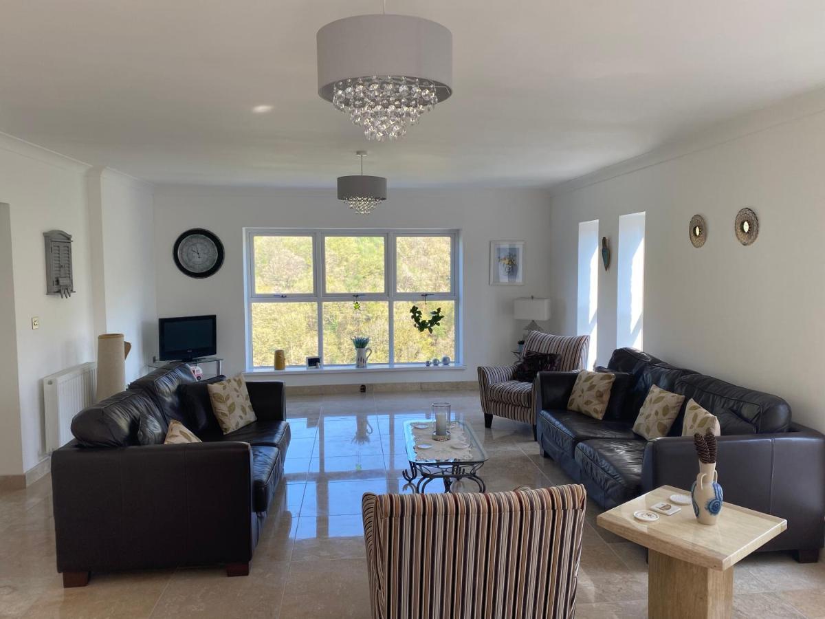 Rowan House Bed Breakfast Main House & Self Contained Self Catering Apartment Cymmer Bagian luar foto
